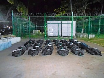 Marina intercepta barco con cocaína