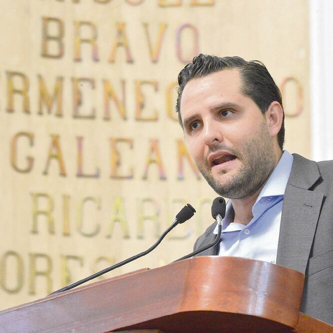 El diputado del PRI, Guillermo Lerdo de Tejada, expuso en tribuna el punto de acuerdo urgente y de obvia resolución. Foto: ESPECIAL