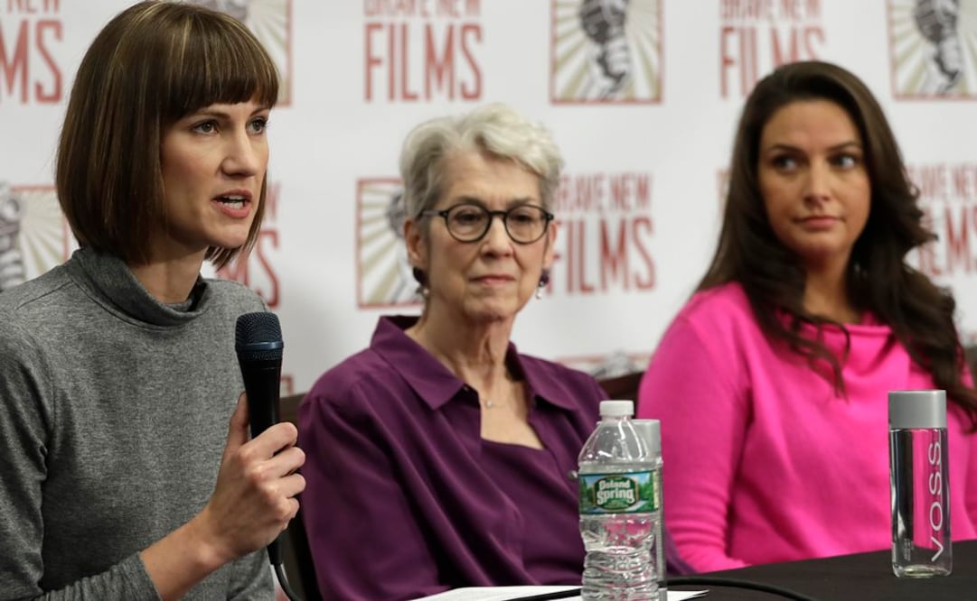 Rachel Crooks, left, Jessica Leeds, y Samantha Holvey, en una conferencia de prensa en Nueva York (Foto: AP)