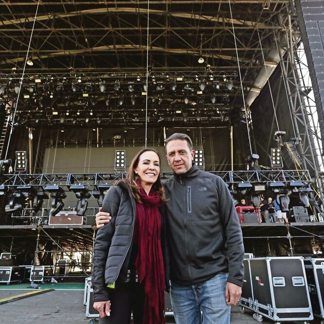 Armando Calvillo, director del festival y Lourdes Skipsey, en la producción. Foto: ALEJANDRA LEYVA. EL UNIVERSAL