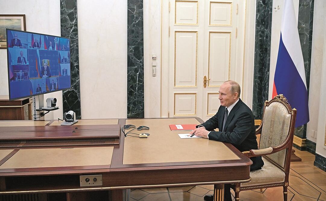 El presidente ruso, Vladimir Putin, al presidir una reunión del Consejo de Seguridad en Moscú.