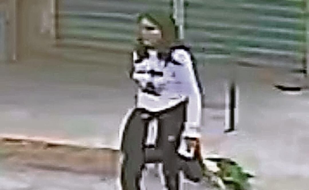 Autoridades investigan paradero de la mujer que dejó a un bebé afuera de una casa. Foto: Especial