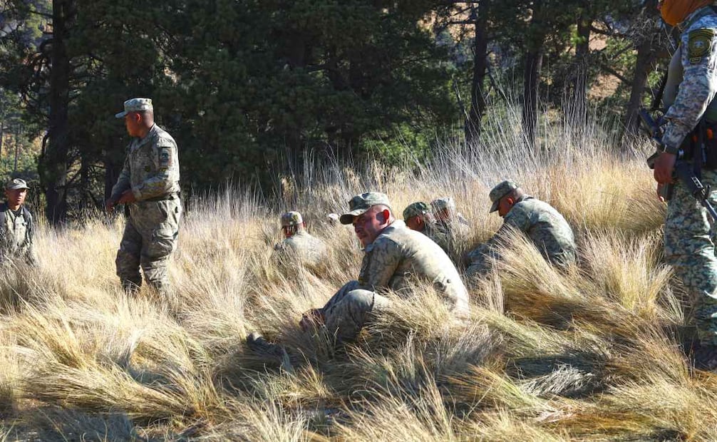 Personal militar que aspira a pertenecer al Grupo de Fuerzas Especiales lleva a cabo los cursos de oficiales y sargentos en inmediaciones del Iztaccíhuatl. Foto: Benjamín Becerril/ EL UNIVERSAL