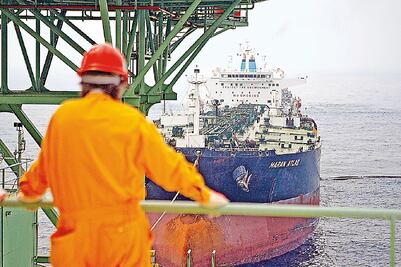 Analistas piden certeza para bajar deuda y no gastar de más