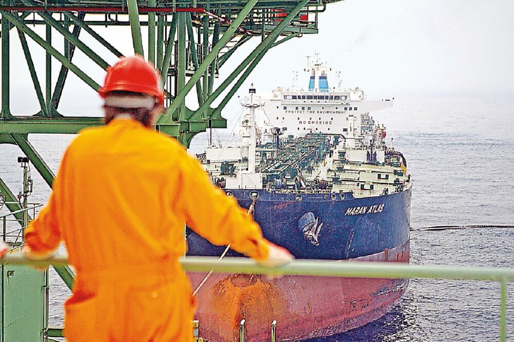 Analistas esperan las estimaciones sobre exportación y producción petrole ra para el siguiente año en los Precriterios de política económica de 2019. (ARCHIVO EL UNIVERSAL)