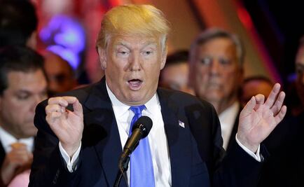 Incomoda a Trump que Hillary juegue la "carta de mujer" 