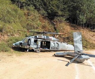 Helicóptero de Semar se desploma; deja un muerto y 20 heridos