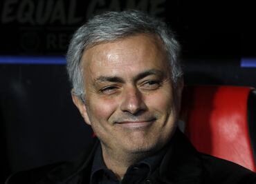 Mourinho abrazó a un reportero por no preguntarle por Pogba