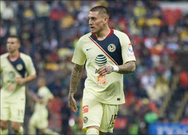 Piden a Castillo no sentarse junto a ventanilla en autobús águila