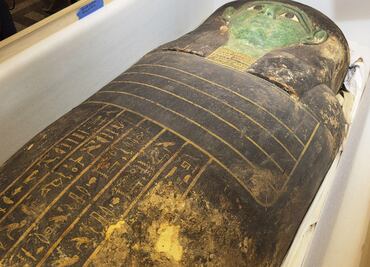 Museo de Houston devuelve a Egipto un antiguo sarcófago que fue saqueado años atrás