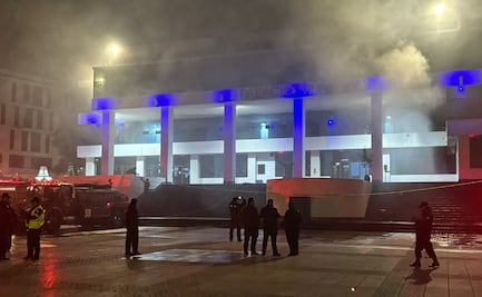 Reportan daños materiales tras incendio al interior del palacio municipal de Naucalpan