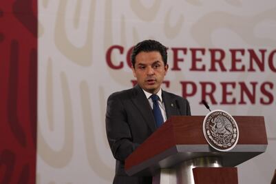 Familia de Zoé Robledo también está contagiada de coronavirus: AMLO