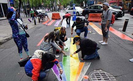 Zona Rosa se pinta con los colores de bandera LGBTTTI