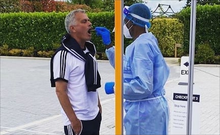 Así se le realizó la prueba de Covid-19 a Mourinho