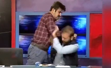 VIDEO: ¡A puñetazos! Así terminó un debate político en Paquistán