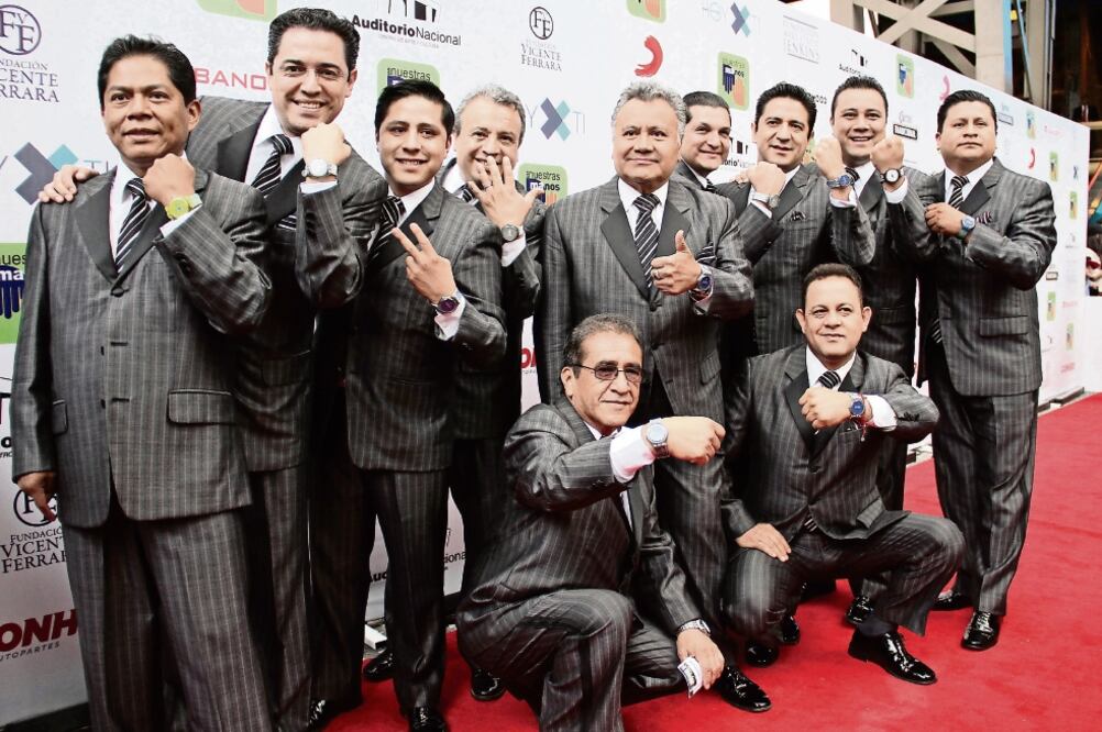 La Única Internacional Sonora Santanera en la alfombra roja del evento (AGUSTIN SALINAS. EL UNIVERSAL.)