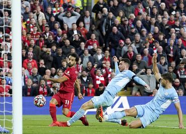VIDEO: Mohamed Salah hace espectacular gol a lo Messi ante el Manchester City