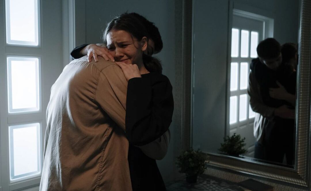 Las causas de la dependencia emocional pueden ser variadas y en muchos casos, tienen su origen en la infancia. Fuente: Freepik.