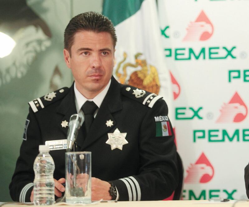 El exmando de la Policía Federal Luis Cárdenas Palomino solicitó leer la averiguación previa en la que la fiscalía lo acusa de torturar a Mario Vallarta. Foto: ARCHIVO EL UNIVERSAL