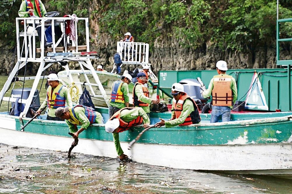 La gente de las 15 poblaciones lanza la basura a arroyos, canales y desagües, que llegan a los ríos que confluyen al Grijalva, uno de los principales afluentes de Chiapas que nace en Guatemala y desemboca en el Golfo de México (CORTESÍA)