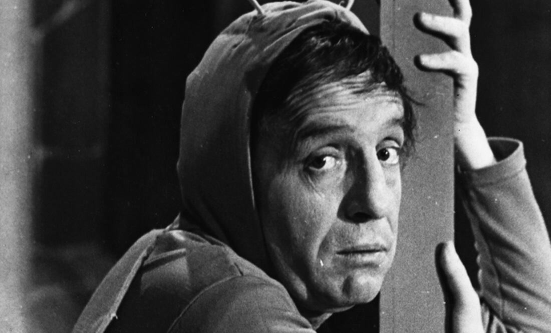 EL Chapulin Colorado, uno de los personajes principales creado por Roberto Gomez Bolaños. Fototeca El Universal.