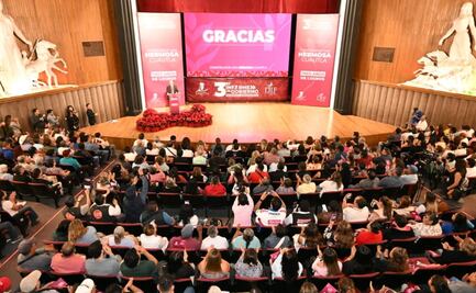 Alcalde de Cuautla interrumpe su informe de gobierno; su hijo se desvanece en el público