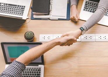 Hablar inglés te asegura un mejor empleo en el extranjero: encuesta