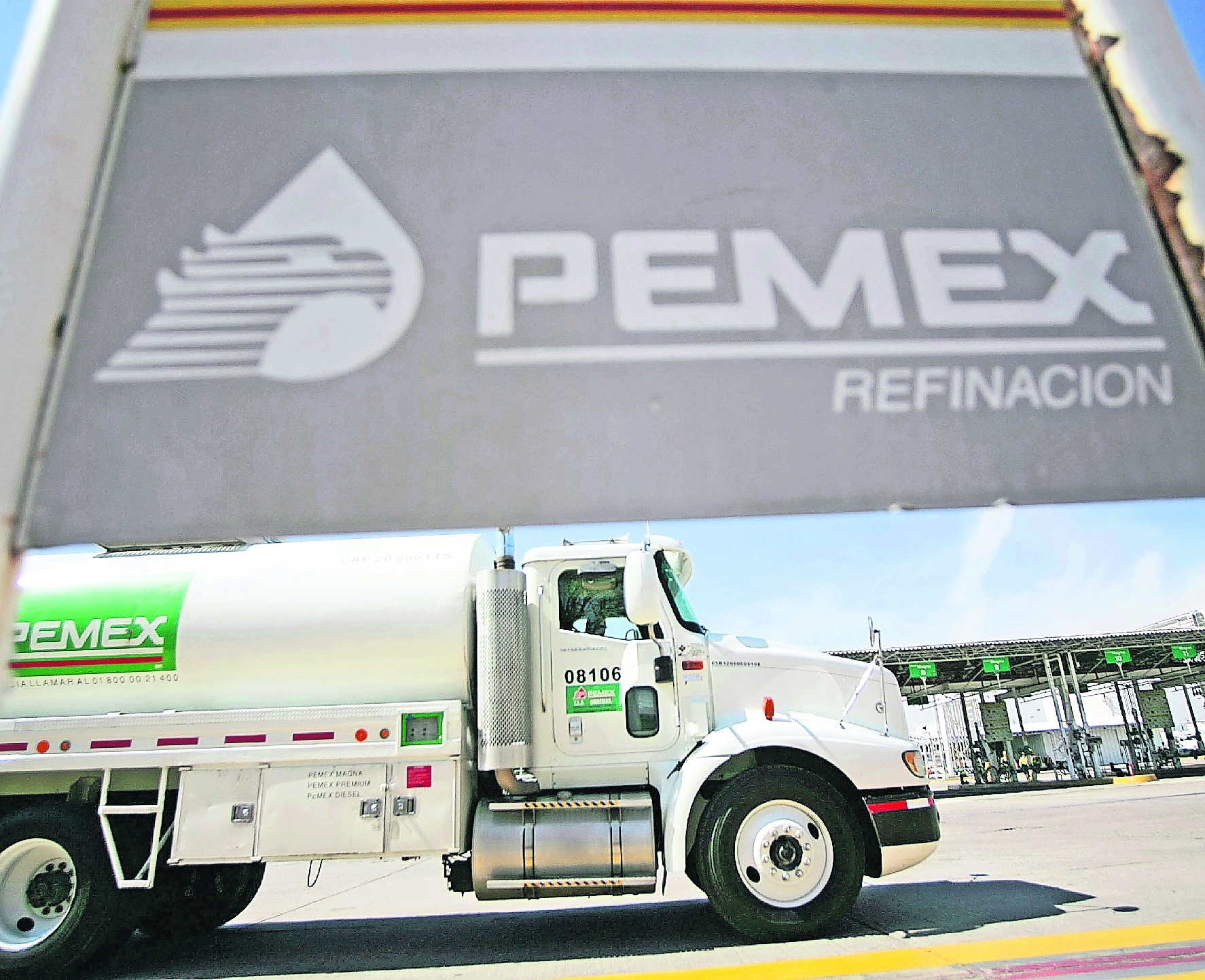 Pemex, a punto de ser importador neto de crudo