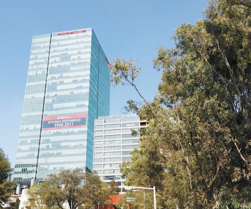 El corporativo GLAC, ubicado en una zona exclusiva de la Ciudad de México, comparte piso con firmas de diseñadores, autos de lujo y despachos de arquitectura. Foto: BERENICE FREGOSO. EL UNIVERSAL