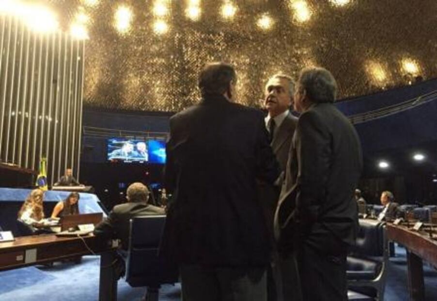 Vive proceso de Dilma confusa vuelta de tuerca