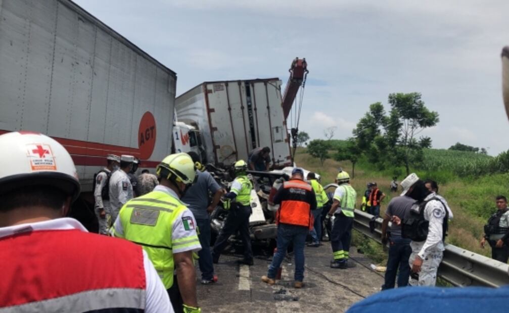 Carambola deja 5 lesionados en la autopista Córdoba-Veracruz