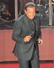 Luis Miguel habla sobre su enfermedad auditiva
