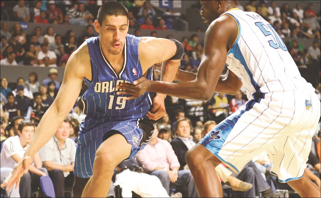 Gustavo Ayón en su etapa como jugador de la NBA / Foto: AFP
