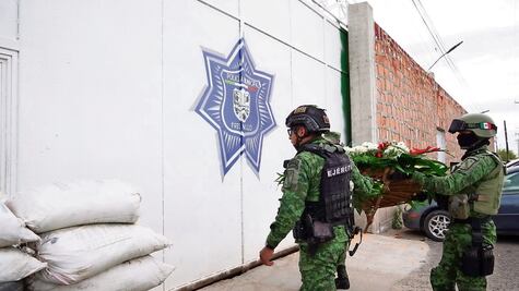 En privado, rinden homenaje a policías muertos en emboscada