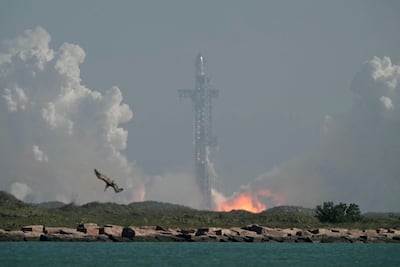 SpaceX lanza la última versión de su megacohete Starship; despega desde Texas