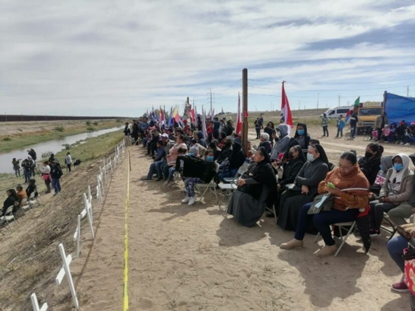 Realizan misa binacional por migrantes fallecidos en Ciudad Juárez