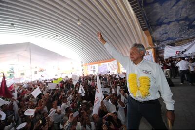 Ex secretario particular de Beltrones hace campaña con AMLO en Hidalgo