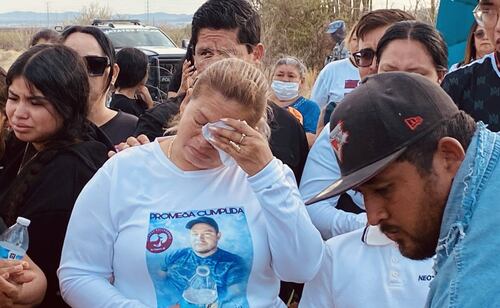 Ceci Flores despide a su hijo. Foto: Amalia Escobar / EL UNIVERSAL