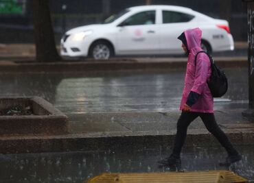 Tormenta tropical Barbara se fortalece frente a Jalisco; prevén lluvias, oleaje elevado y vientos intensos
