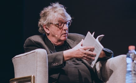 “Estaré feliz de que mis átomos sigan creando algo cuando muera”: Paul Muldoon