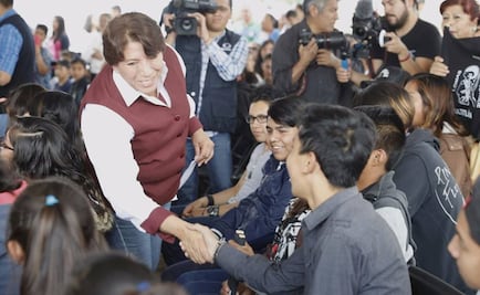 Recorre Delfina Gómez zonas marginadas de Tultitlán