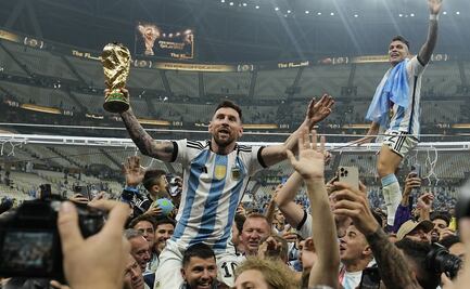 Insólito; la Copa del Mundo con la que festejó Messi en Qatar era falsa