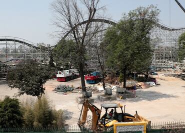 Desmantelamiento de la montaña rusa en Chapultepec se encuentra en primera fase: Sedema