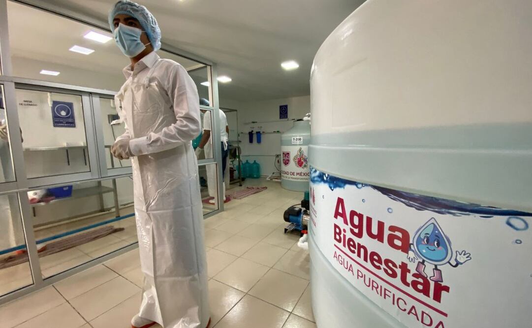 Garrafones de agua del Bienestar. Foto: Alberto Acosta