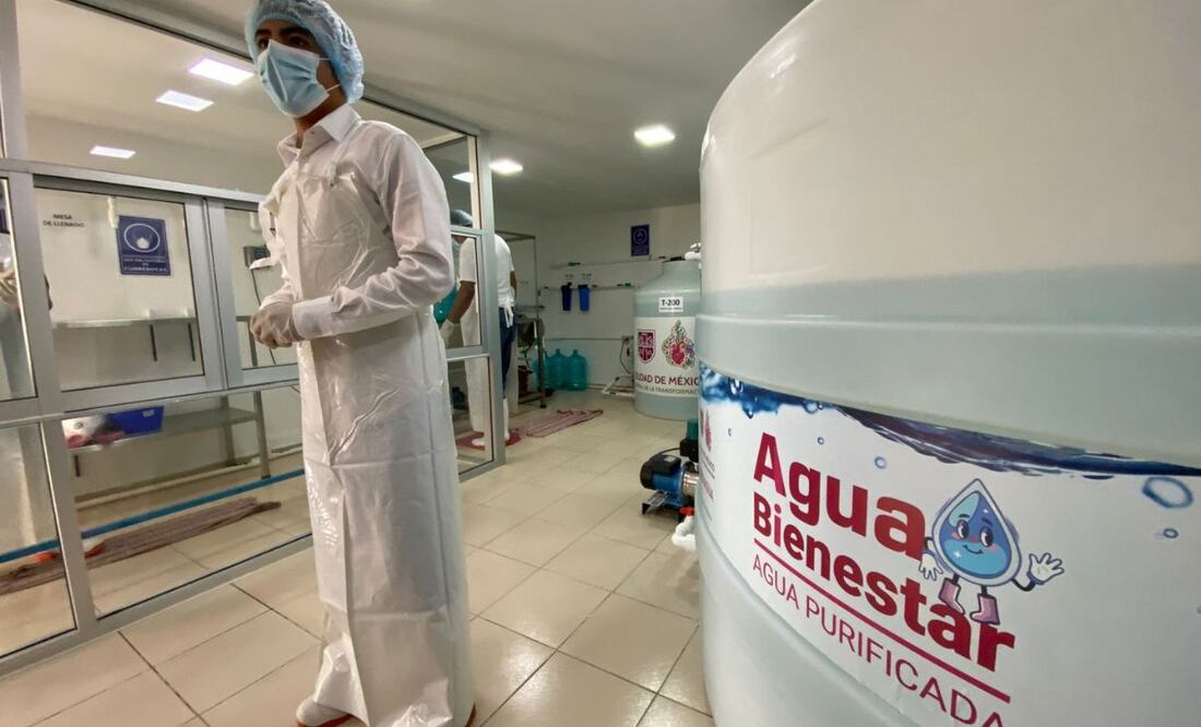 Garrafones de agua del Bienestar. Foto: Alberto Acosta