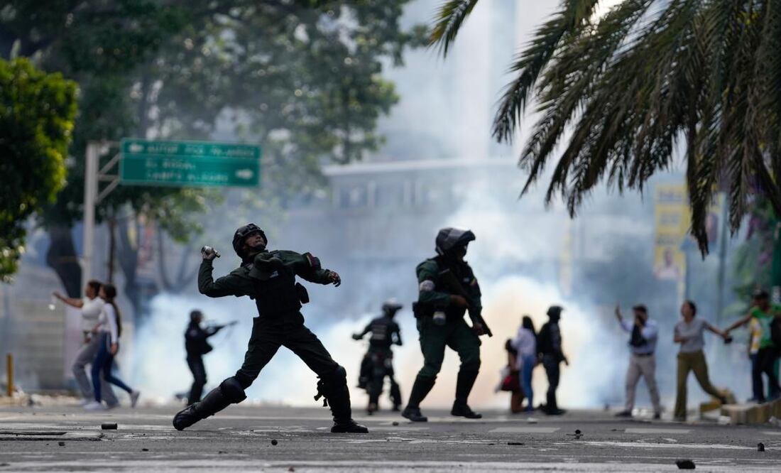 El presidente de Venezuela, Nicolás Maduro, dijo este martes a la ONU que la violencia desatada en las últimas horas en el país, en las manifestaciones contra el resultado oficial de las elecciones, no son protestas pacíficas sino que forman parte de un golpe de Estado en su contra. Foto: AP/Archivo