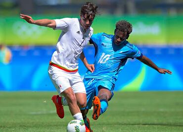 Rodolfo Pizarro regresará a México; sufre fractura de peroné