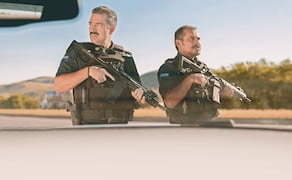 Alfonso Herrera y Noé Hernández protagonizan la película. Foto: Netflix