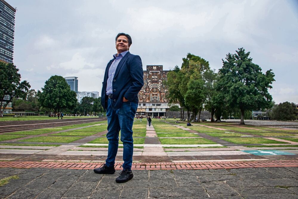 Freder Bidegain, profesor transgénero de las facultades de Arquitectura e Ingeniería de la UNAM, decidió liberarse y busca visibilizar la transexualidad. Foto: Gabriel Pano / EL UNIVERSAL