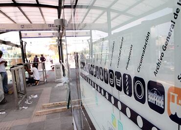 Vandalizan cinco estaciones de la L5 del Metrobús